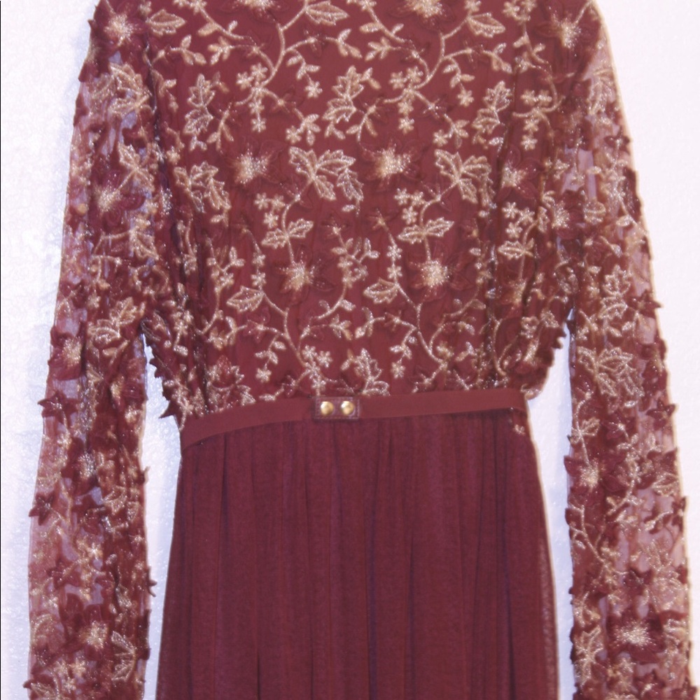 Plus v-neck floral embroidery belted dress